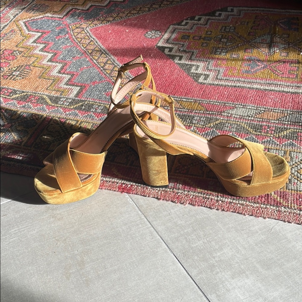 Women's greenish yellow velvet Platform Sandals
